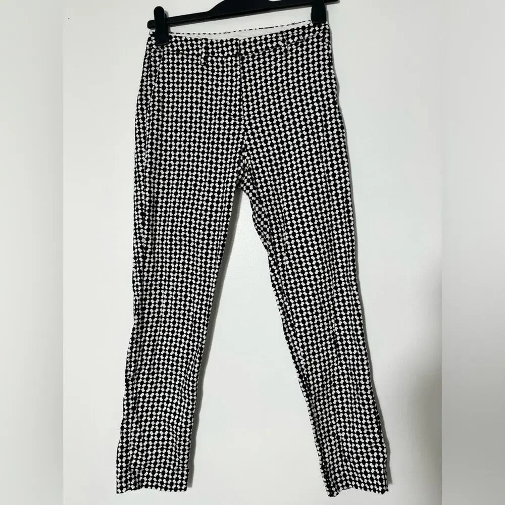 H&M Geometric Pattern Women Pants Sz 4- black and‎ white